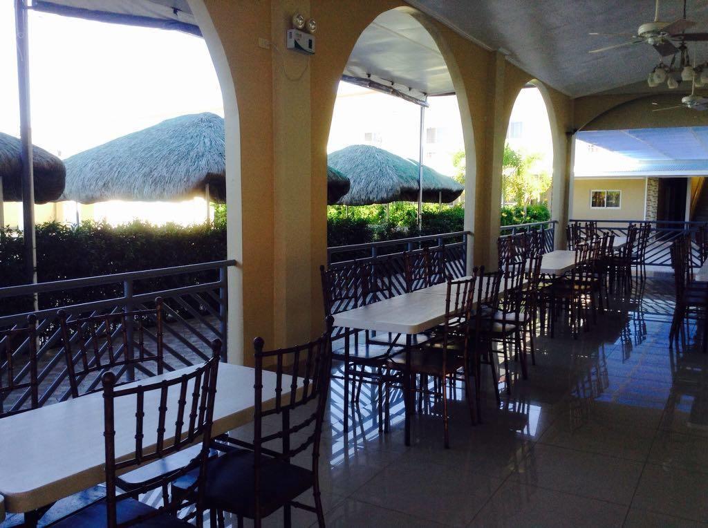 Ukl Ever Resort Hotel Laoag Bagian luar foto